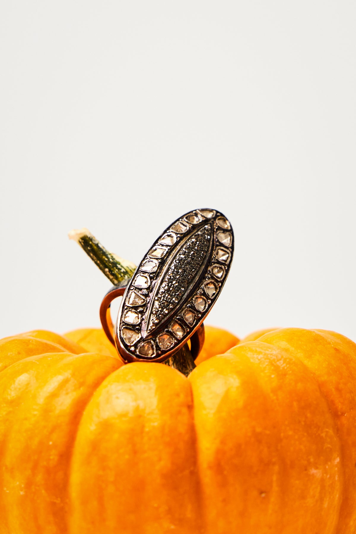 Pavé Polke Diamond Shuttle Ring