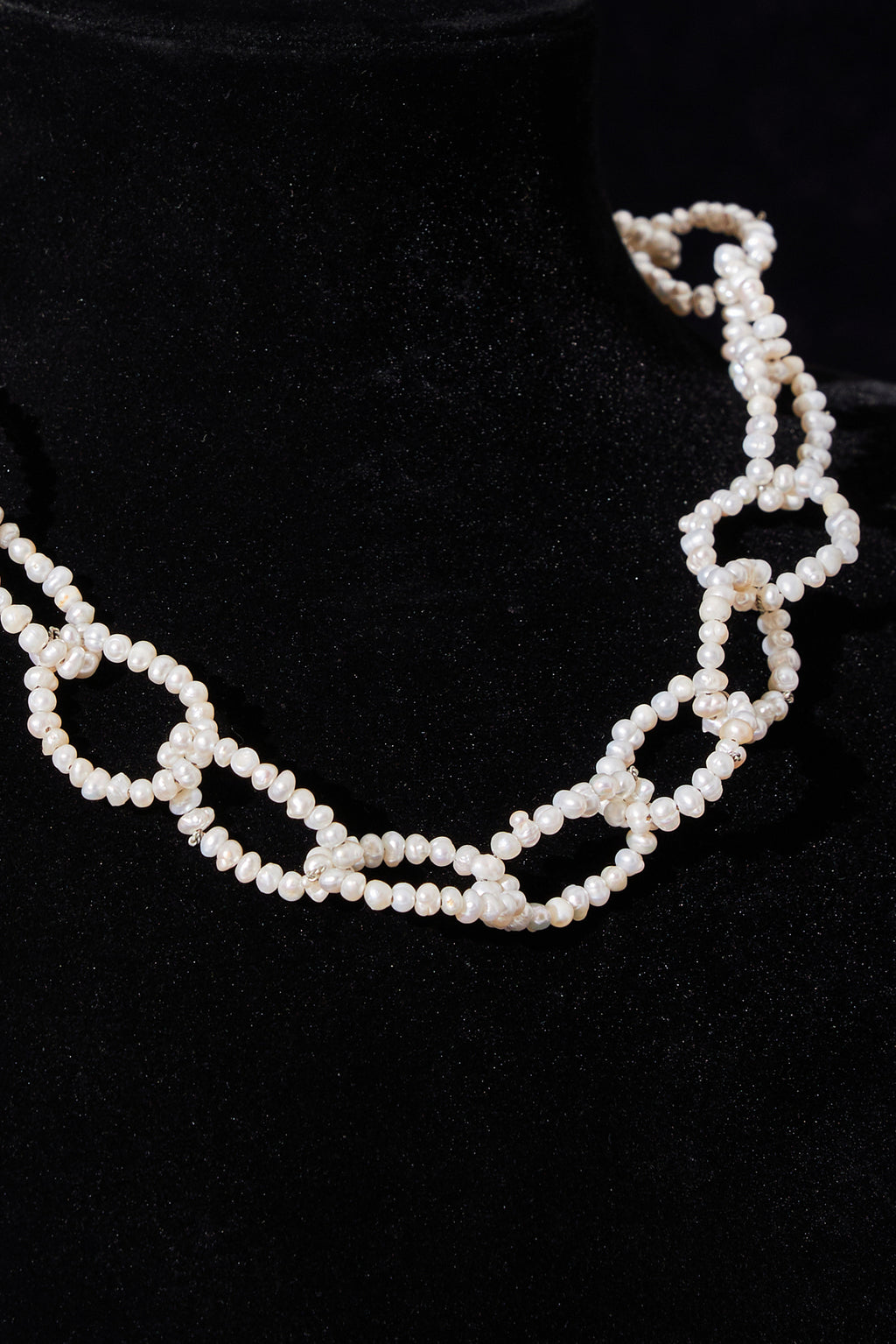Interlinked Seed Pearl Chain Necklace