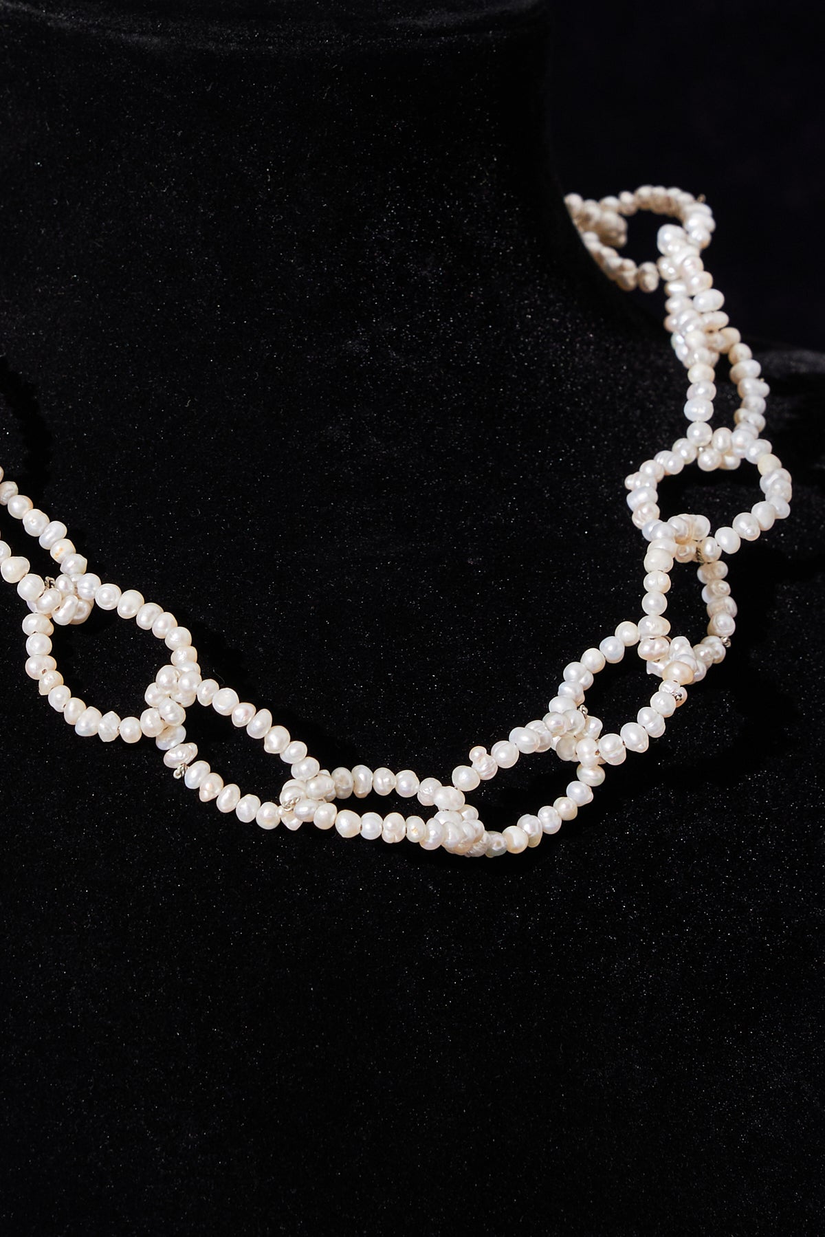 Interlinked Seed Pearl Chain Necklace