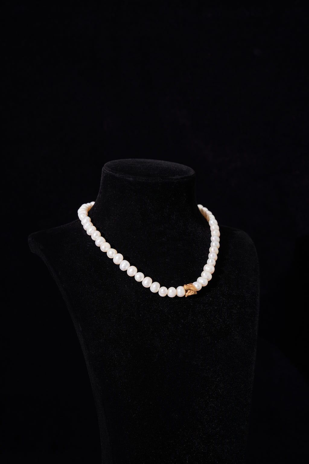 Pearl Necklace with Gold Accent
