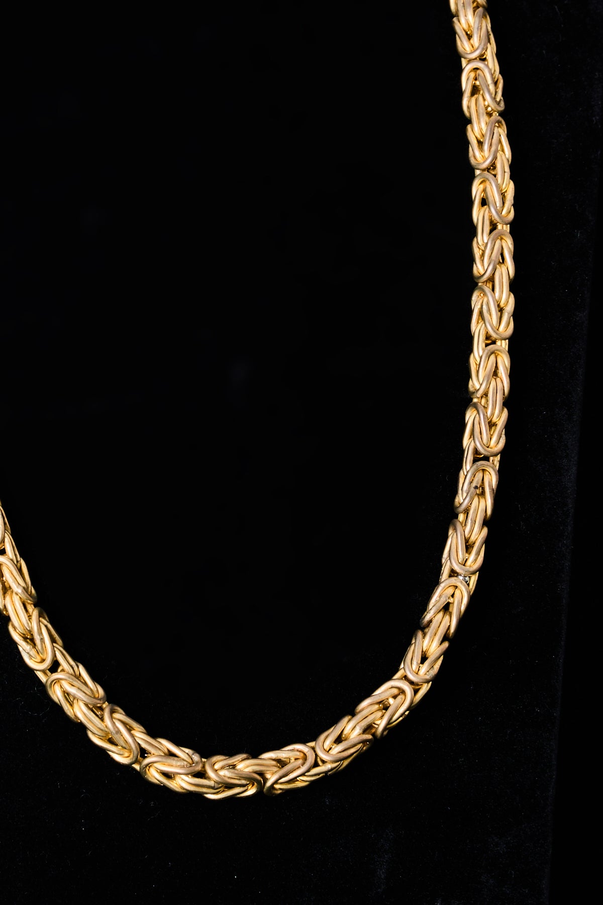 Vintage Interlocking Chain