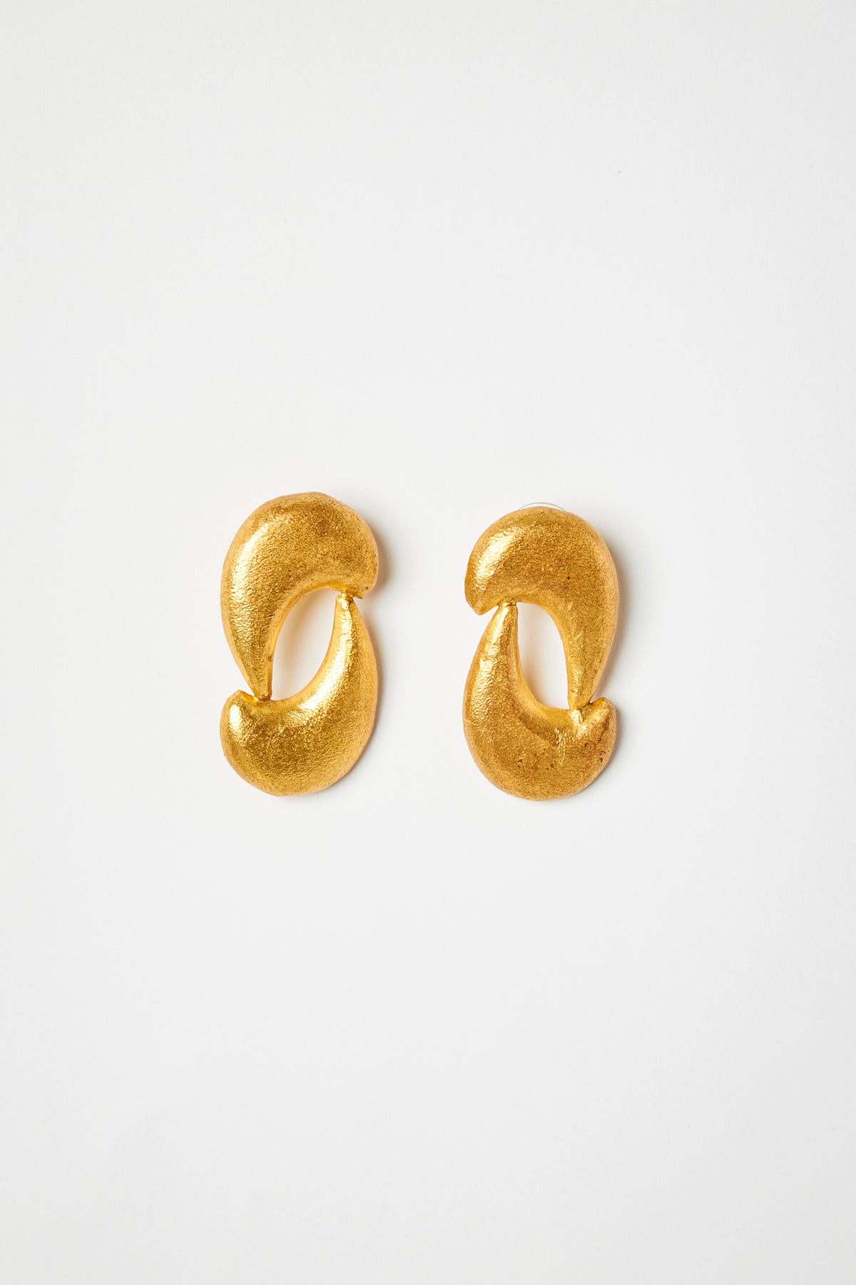 Interconnected Organic Form Earrings