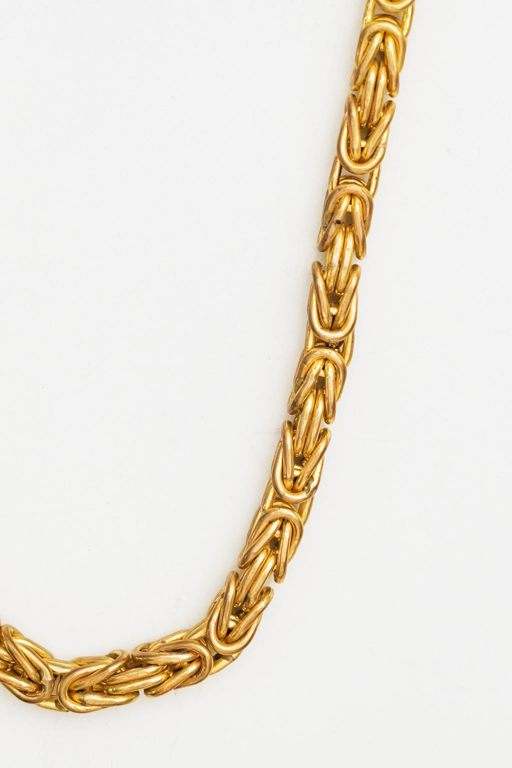 Interlocking Golden Chain Necklace