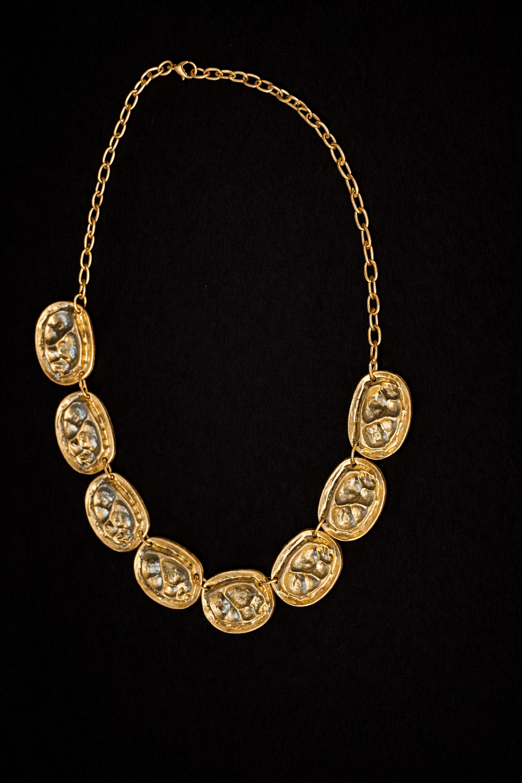 Oval Medalion Necklace